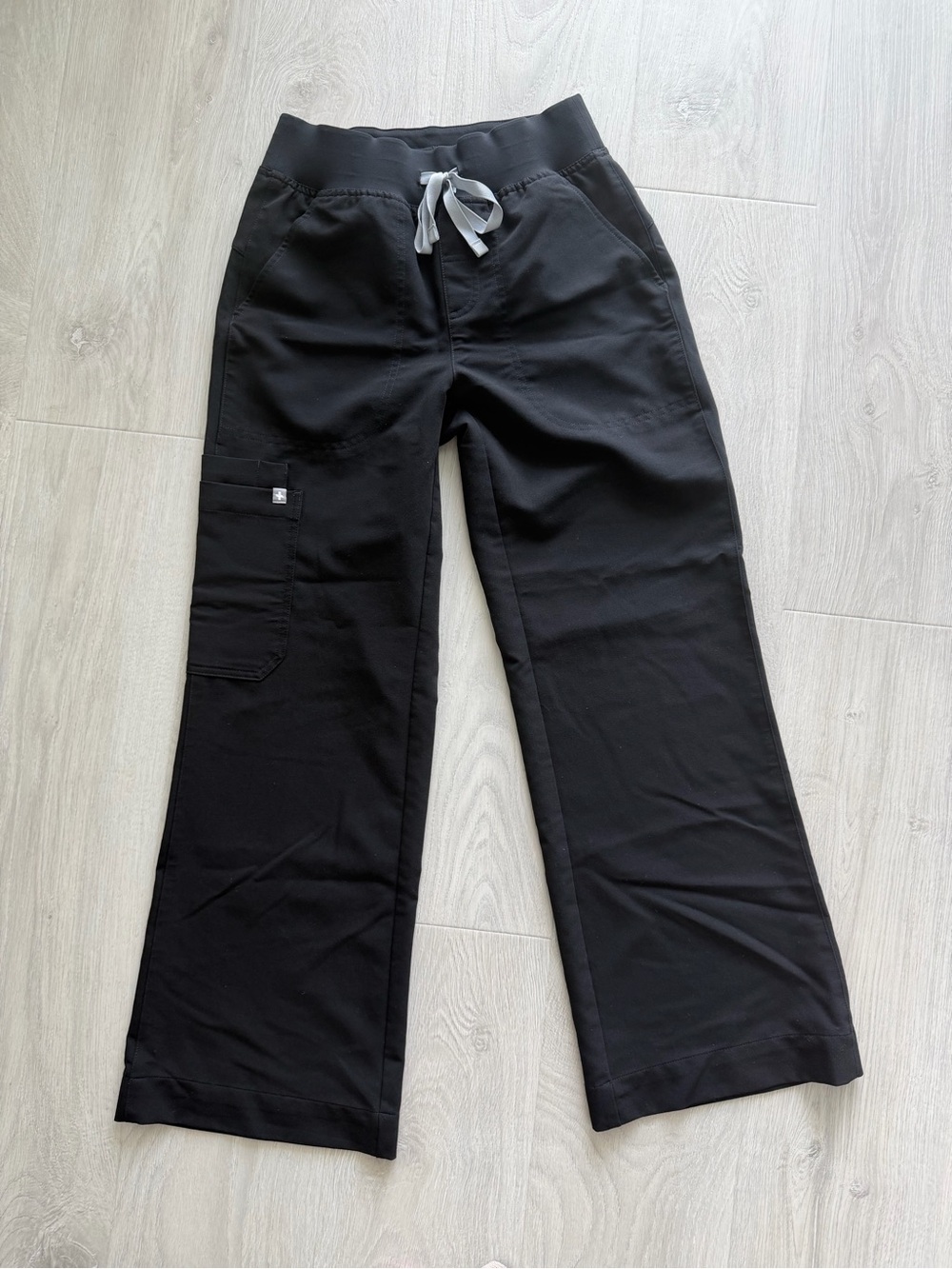 Figs Women’s Black Wide-Leg Jogger Pants with Gray Drawstring